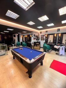 barberia kur2barbershop billar dardos