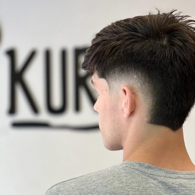 peluqueria cliente degradado fondo en kur2 barbershop