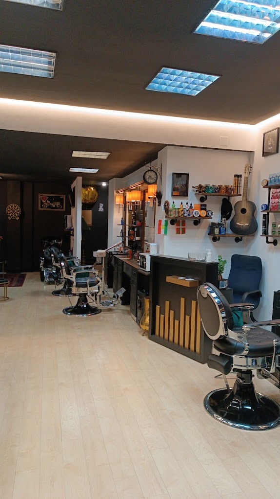 cortes de pelo y dardos en kur2barbershop